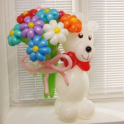 Фигура из шаров "Медвежонок с букетом ромашек", 75 см.