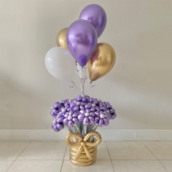 Композиция из букета ромашек Хром из воздушных шаров и шаров с гелием